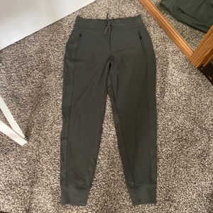 Headlands hybrid trek joggers